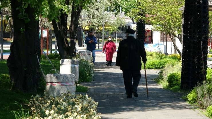 65 Yaş Ve Üstü Vatandaşlar Nefes Aldı