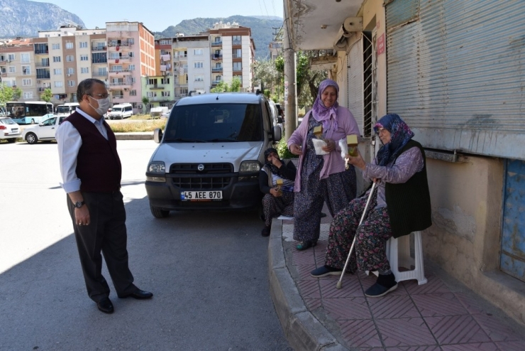 Başkan Çerçi Anneleri Evlerinde Ziyaret Etti