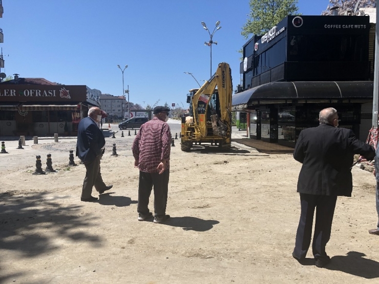 Alaplı’da 65 Yaş Üstü Sokakta Özgürlüğün Tadını Çıkarttı