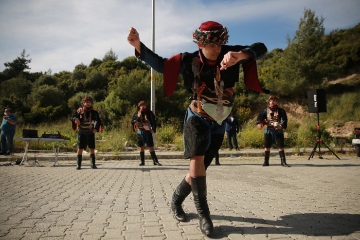 Ak Parti Gençik Kolları’ndan Karantinadaki Vatandaşlara Ziyaret