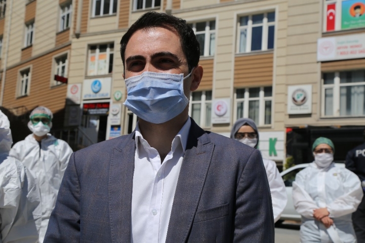 Artvin’de Berber Ve Kuaförlere Covid-19 Testi Yapıldı