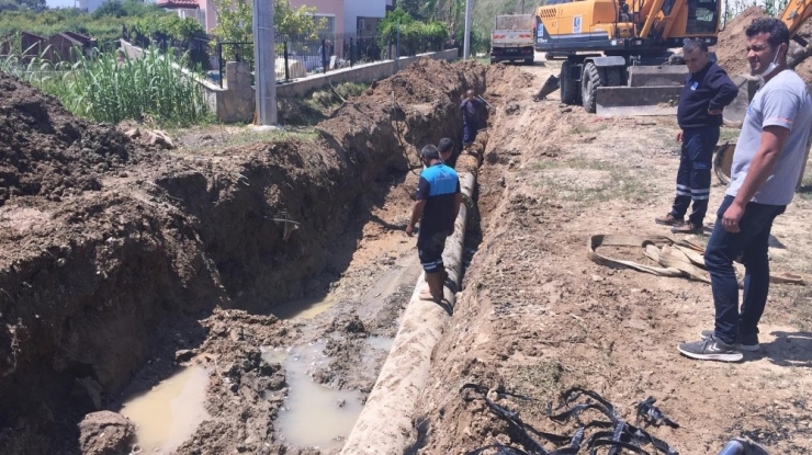 Asat İlçelerde Sorunlu Hatları Yeniliyor