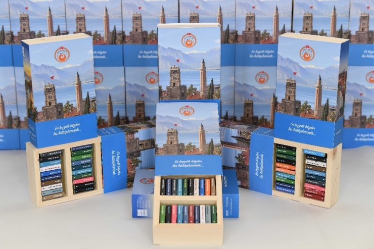 Vali Karaloğlu’ndan Çocuklara Çikolata Kütüphanesi Kampanyası