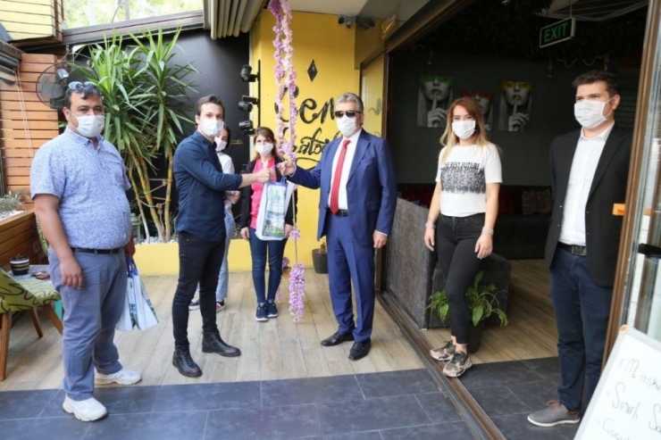 Edremit Belediyesi’nden Berber Ve Kuaförlere Destek