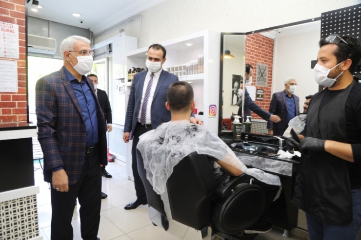 Başkan Güder, Berber Ve Kuaförleri Ziyaret Etti