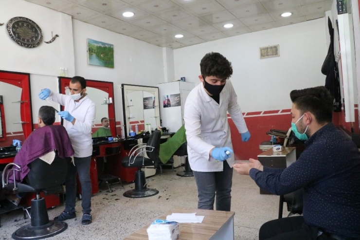 Berberler Adak Keserek İş Yerlerini Açtı