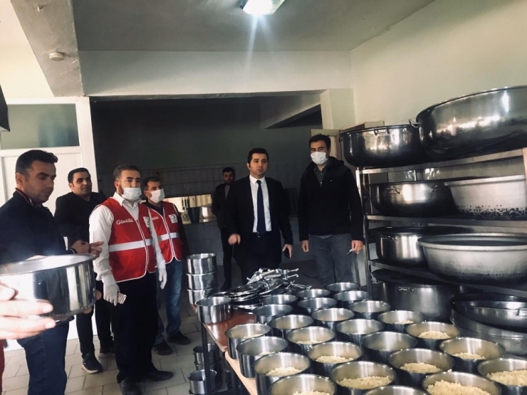 Hizan’daki İhtiyaç Sahiplerine Yemek Yardımı