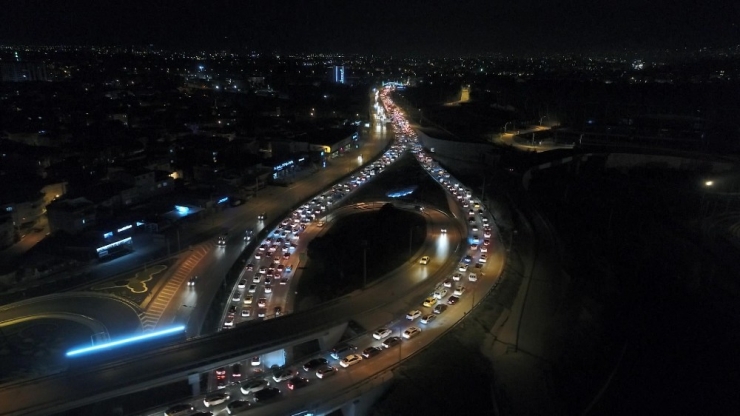 Yasak Bitti, Kilometrelerce Araç Kuyruğu Havadan Böyle Görüntülendi