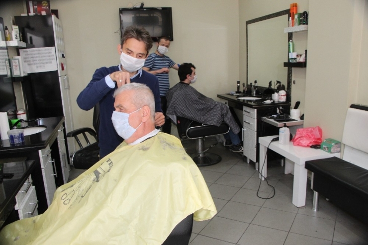 Devrek’te Berber Ve Kuaförler İşbaşı Yaptı