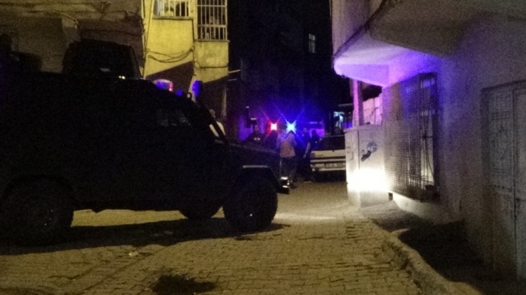Diyarbakır’da 2 Aile Arasında Yaşanan Çatışmalar Devam Ediyor: 2 Ölü, 7 Yaralı