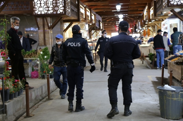 Elazığ’da 92 Yıllık Kapalı Çarşı 44 Gün Sonra Açıldı