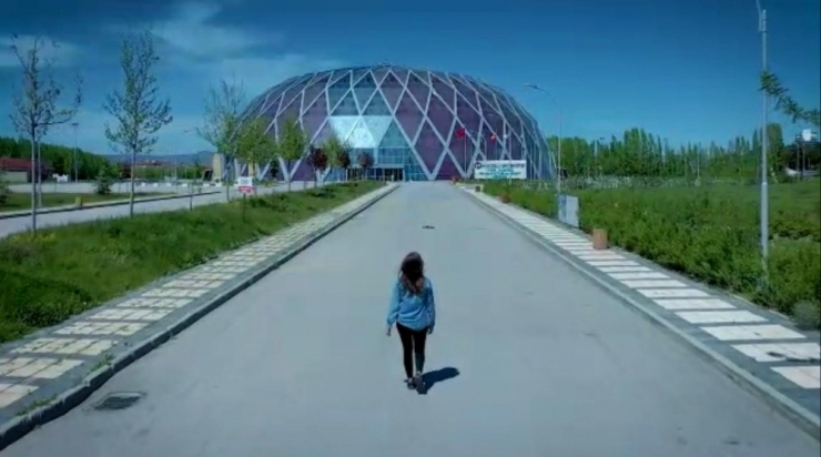 Sokağa Çıkma Kısıtlamasını Anlatan En Güzel Video