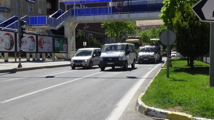 Mardin’de Kısıtlama Kalktı Vatandaşlar Sokağa Çıktı