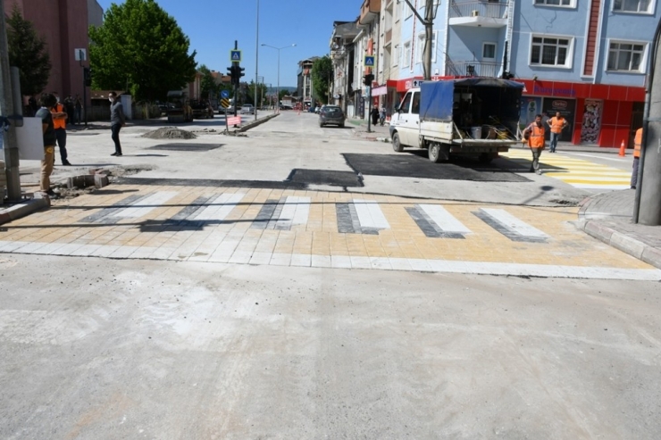 İnegöl’de Üç Boyutlu Yaya Geçidi Uygulaması Başladı