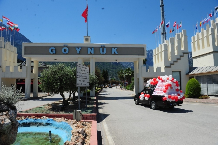 Kemer Belediyesi Anneler Gününü Kutladı