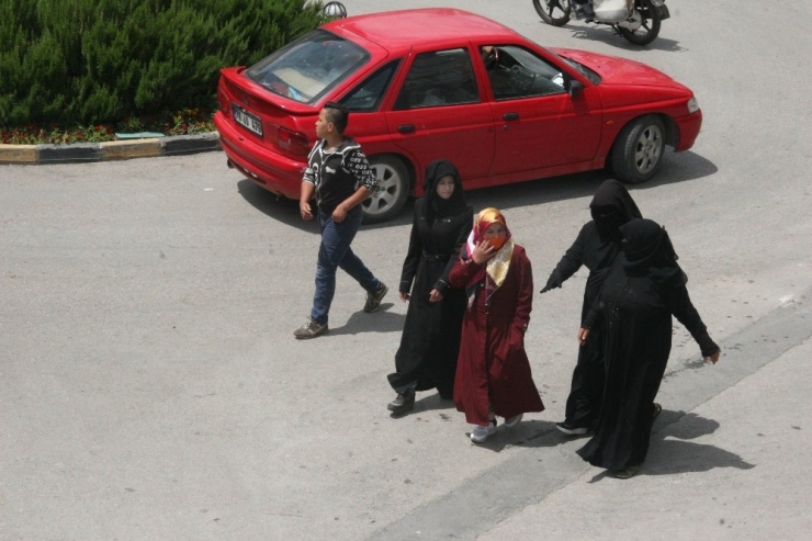 Havalar Isındı Sosyal Mesafe Unutuldu