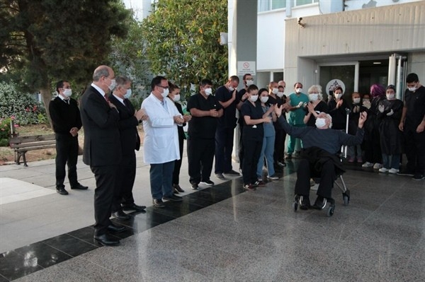 Kktc’de 83 Yaşındaki Son Korona Hastası Taburcu Edildi