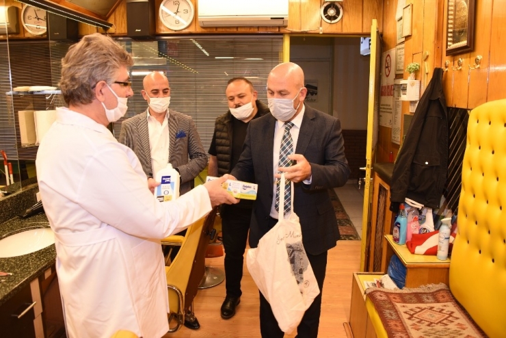 Konya Büyükşehir’in Berber Ve Kuaförlere Hijyen Desteği Sürüyor