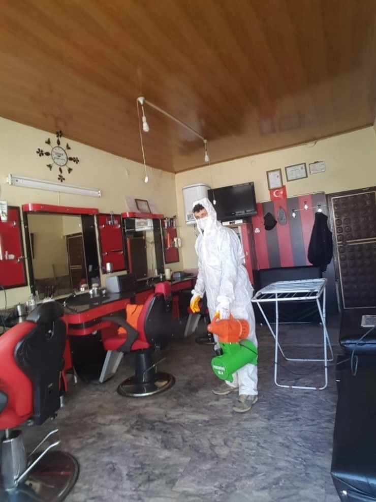 Hüyük’te Belediye Tarafından Berber Ve Kuaför Salonları Dezenfekte Edildi
