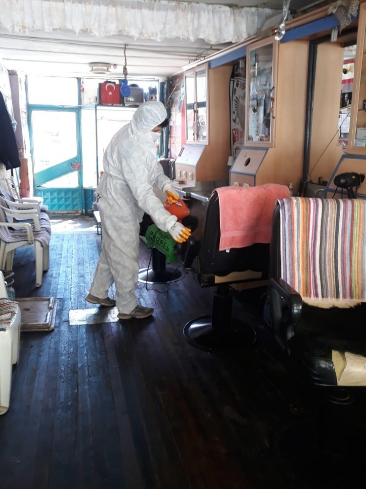 Hüyük’te Belediye Tarafından Berber Ve Kuaför Salonları Dezenfekte Edildi