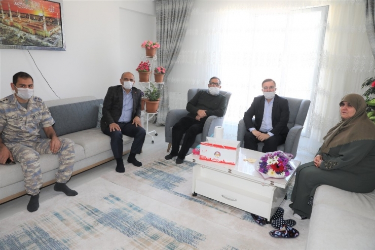 Körfez’deki Asırlık Çınarlara Sürpriz Ziyaret