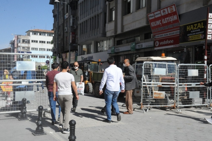 Gaziantep’in Kalabalık Caddelerine Maskesiz Giriş Yasaklandı