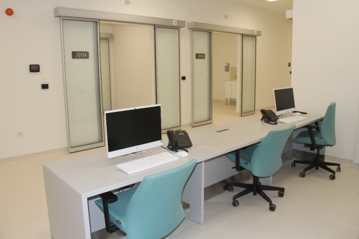 Yeşilköy Pandemi Hastanesi’nin Örnek Odaları Tanıtıldı