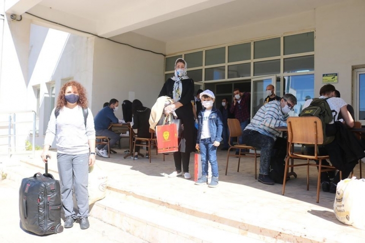 Mardin’de Karantina Süreleri Dolan 39 Kişi Memleketlerine Uğurlandı