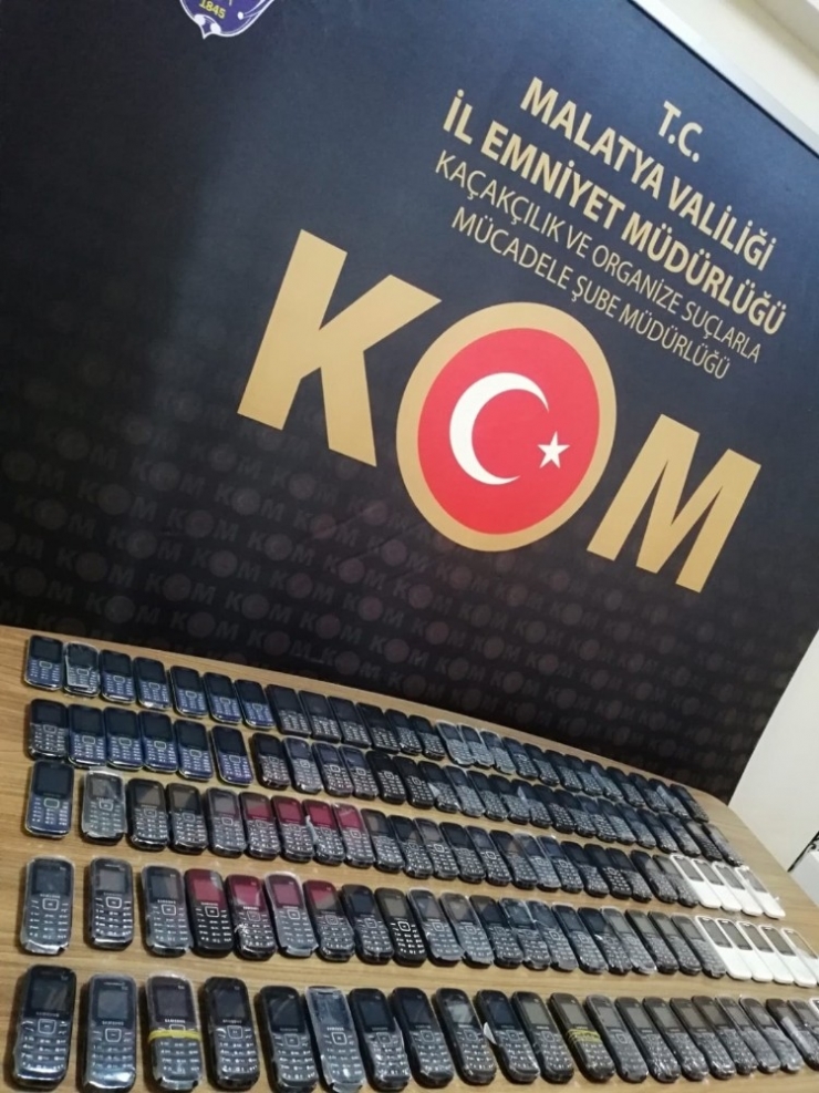 Malatya’da Gümrük Kaçağı Cep Telefonu Ele Geçirildi