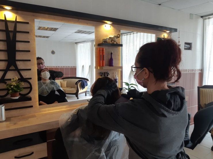 Selendili Berber Ve Kuaförler İş Başı Yaptı