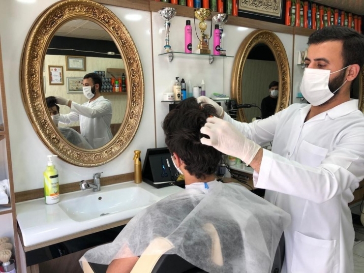Mardin’de Berberlerin İlk Mesaisi Başladı