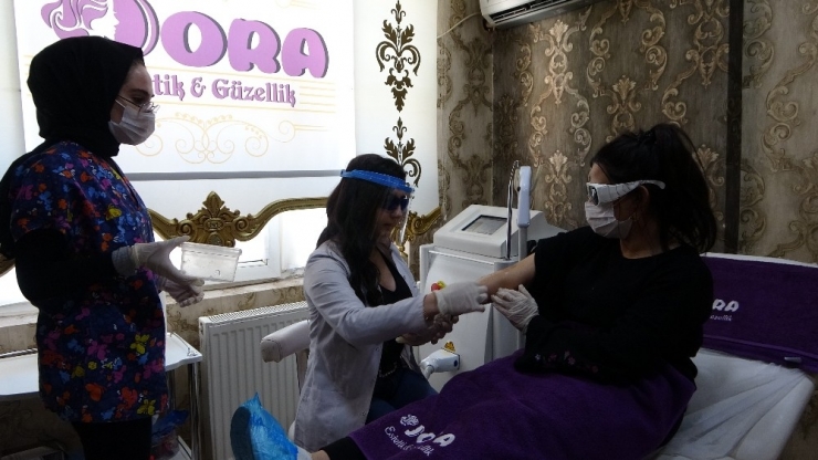 Berber, Kuaför Ve Güzellik Merkezleri Hizmete Başladı