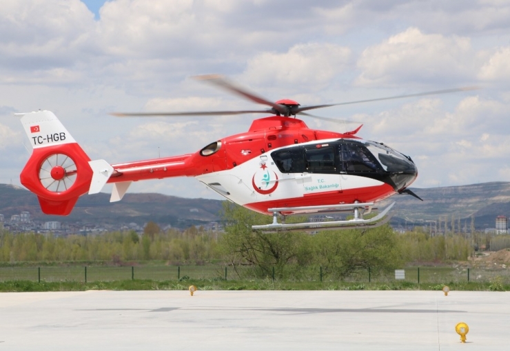 İş Kazası Geçiren İşçiye Ambulans Helikopter
