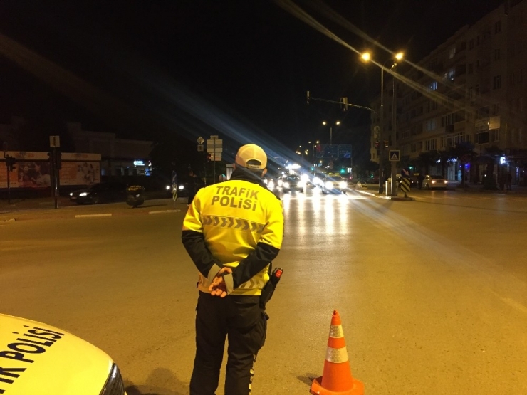 48 Saatlik Kısıtlama Sona Erdi, Vatandaşlar Evlerinden Dışarı Çıktı