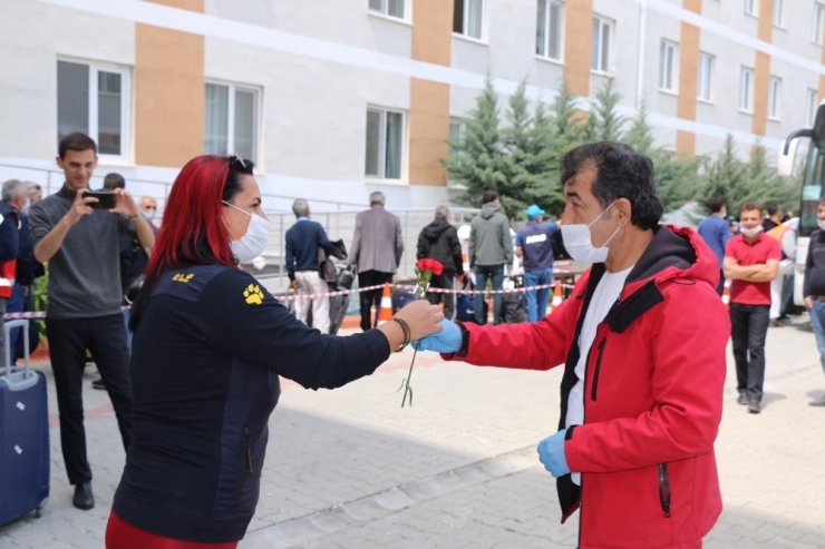 Somali Ve Cibuti’den Getirilerek Karantinaya Alınan Vatandaşlar Evlerine Gönderildi