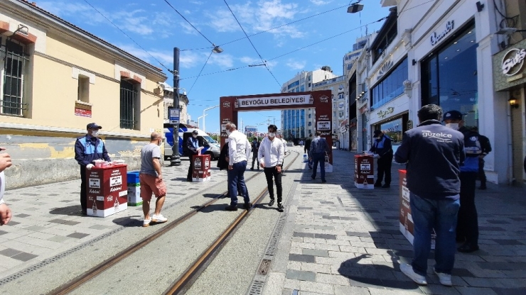 Taksim Meydanı Ve İstiklal Caddesi’nde İş Yerleri Açılıyor