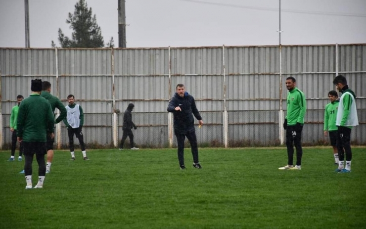 Diyarbekirspor Teknik Heyeti Ve Futbolcularına Korona Virüs Testi