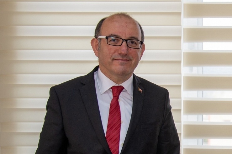 Uygulamalı Bilimler Fakültesi Dekanlığına Prof. Dr. İsa İpçioğlu Atandı