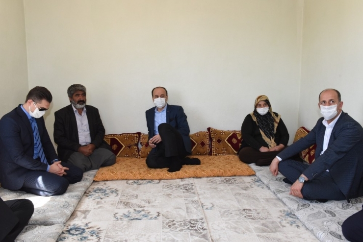 Vali Erin Şehit Annelerinin Anneler Gününü Kutladı