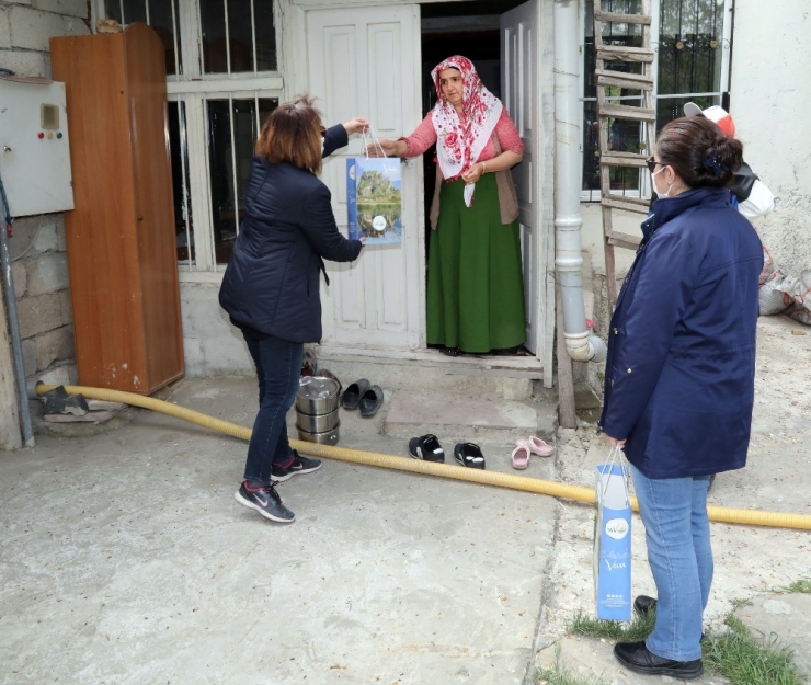 Van Büyükşehir Belediyesinden Anneler Günü Kutlaması