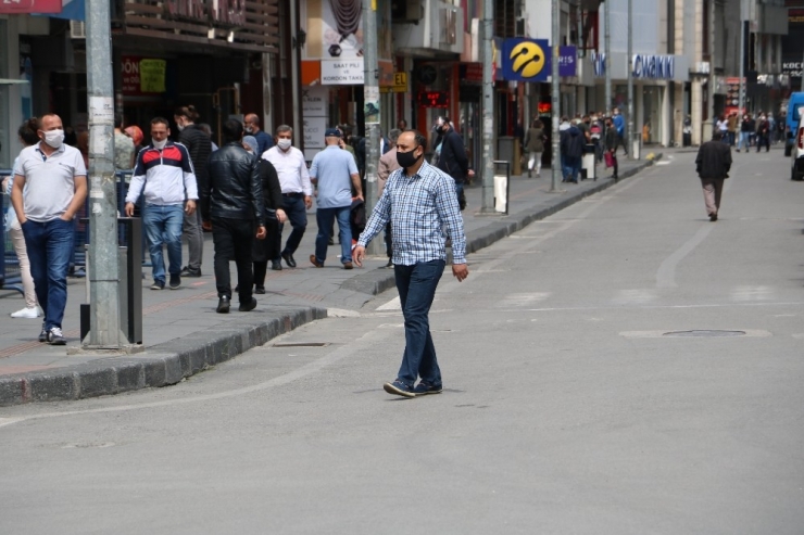 48 Saat Süren Kısıtlama Sonrası Yoğunluk Yaşandı