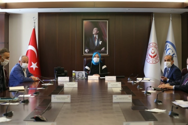 Aile, Çalışma Ve Sosyal Hizmetler Bakanı Selçuk Sgk İl Müdürleriyle Görüştü