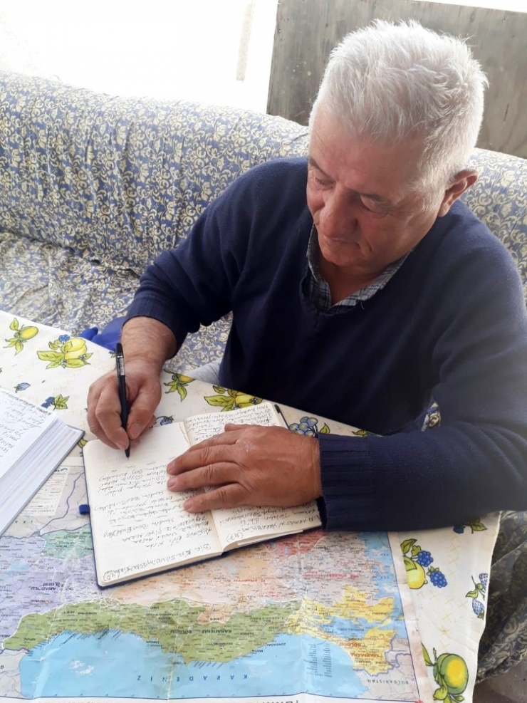 Şiirlerini 46 Yıldır Ajandasına Yazıyor