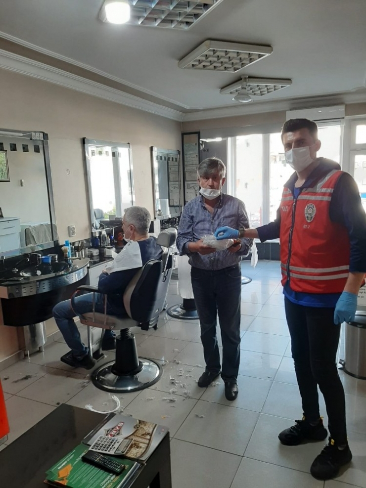 Alaplı Kaymakamlığı Maske Dağıttı