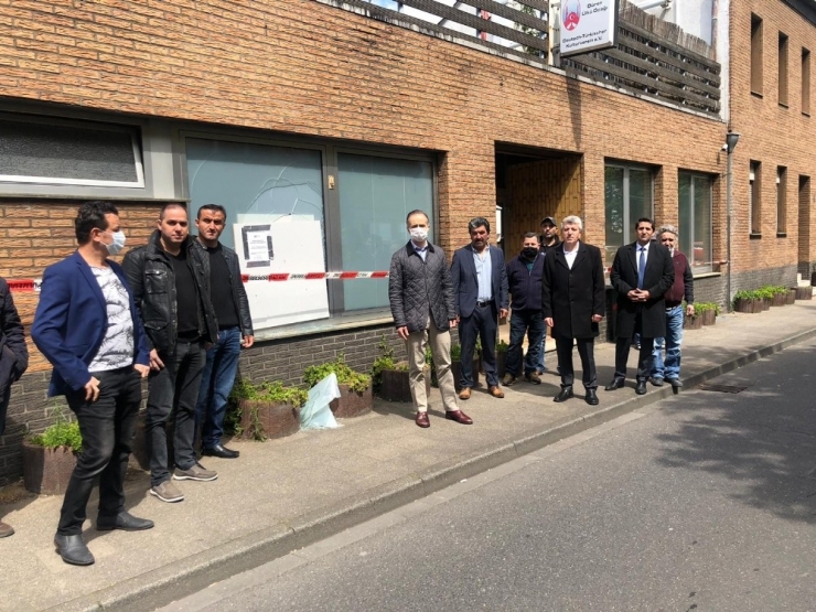 Almanya’da Türk Derneğine Molotoflu Saldırı