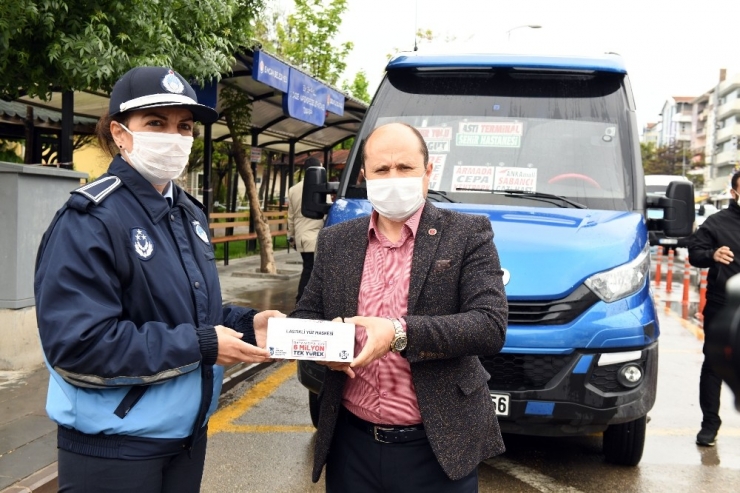 Ankara’da İşleri Azalan Dolmuşcu Esnafına Gıda Yardımı