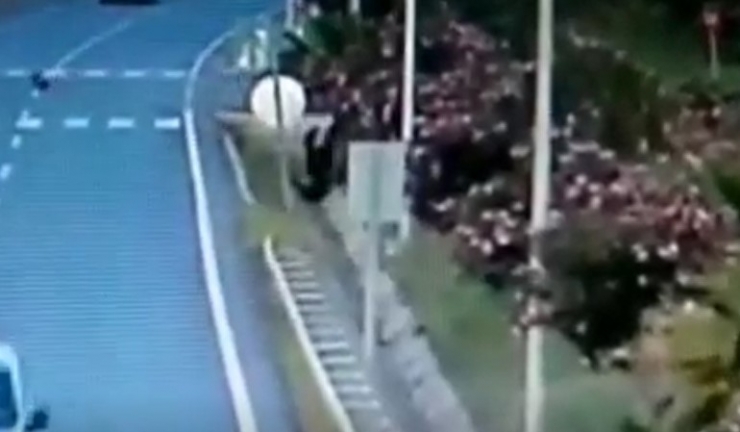 Antalya’da Korkunç Kaza...havada Taklalar Atıp Metrelerce İleri Uçtu