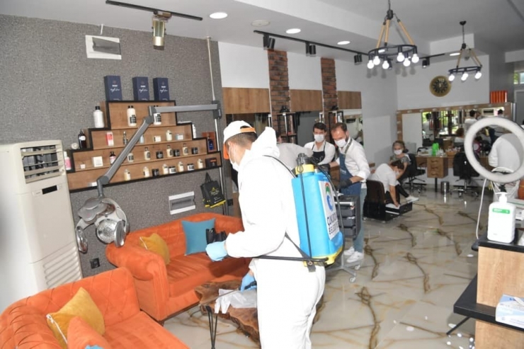 Berberler Ve Kuaförler Dezenfekte Edildi