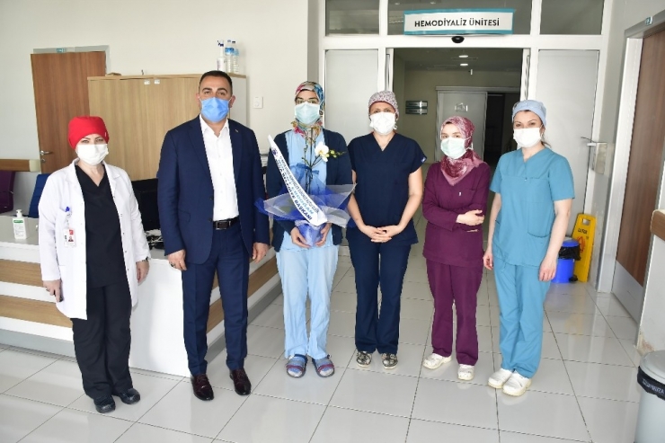 Başkan Erdoğan, Hemşirelerin Gününü Kutladı