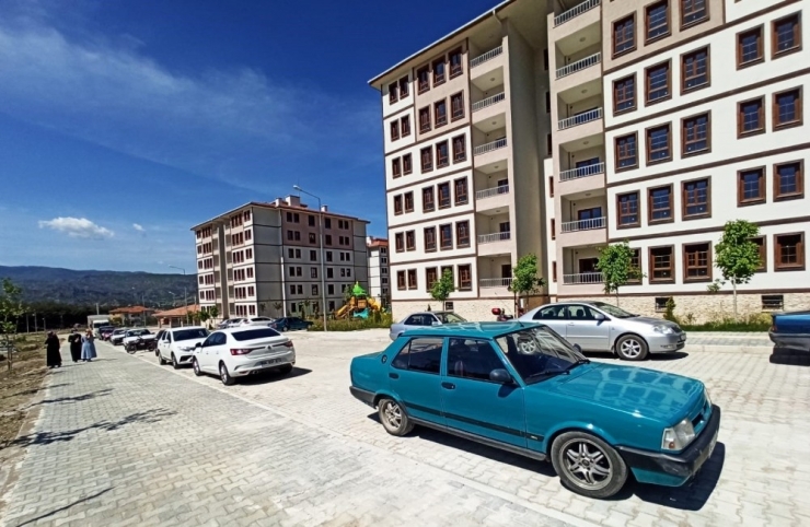 Osmancık’ta 357 Konut Hak Sahiplerine Teslim Ediliyor